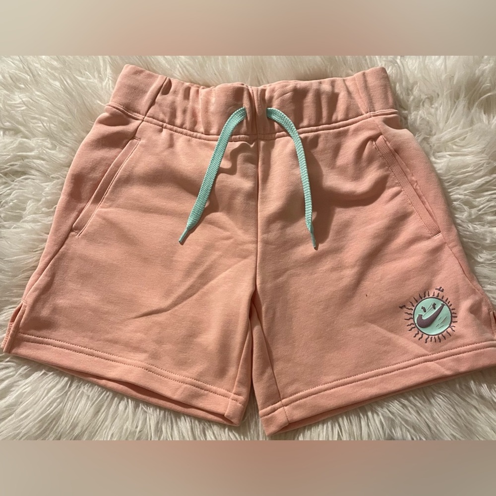 Girls Nike sun club shorts color pink size medium